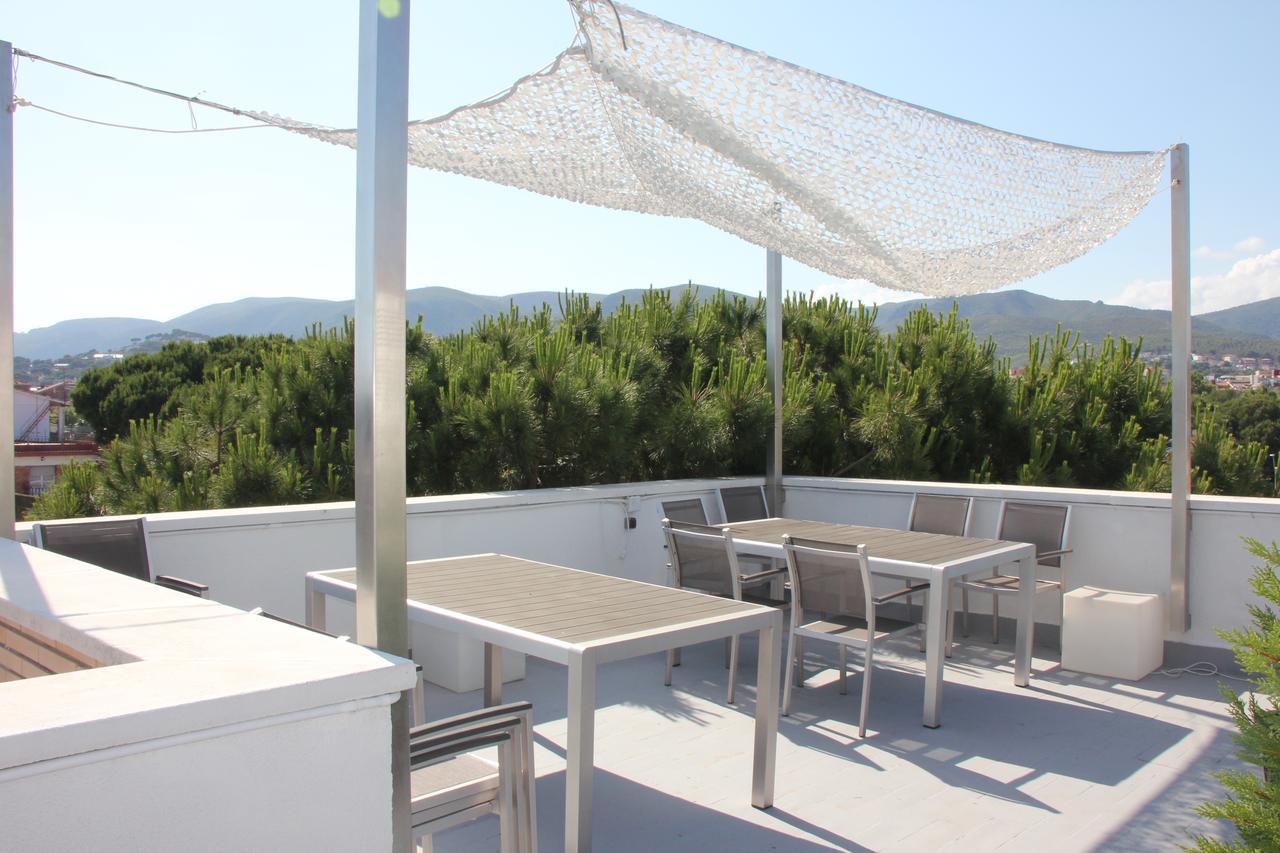 Apartamentos Caru Castelldefels Exterior photo