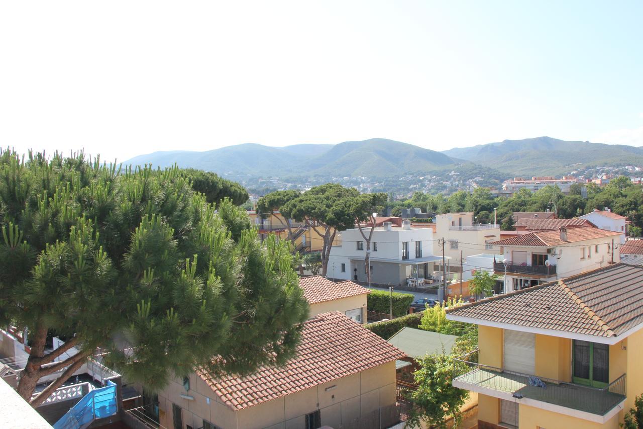 Apartamentos Caru Castelldefels Exterior photo