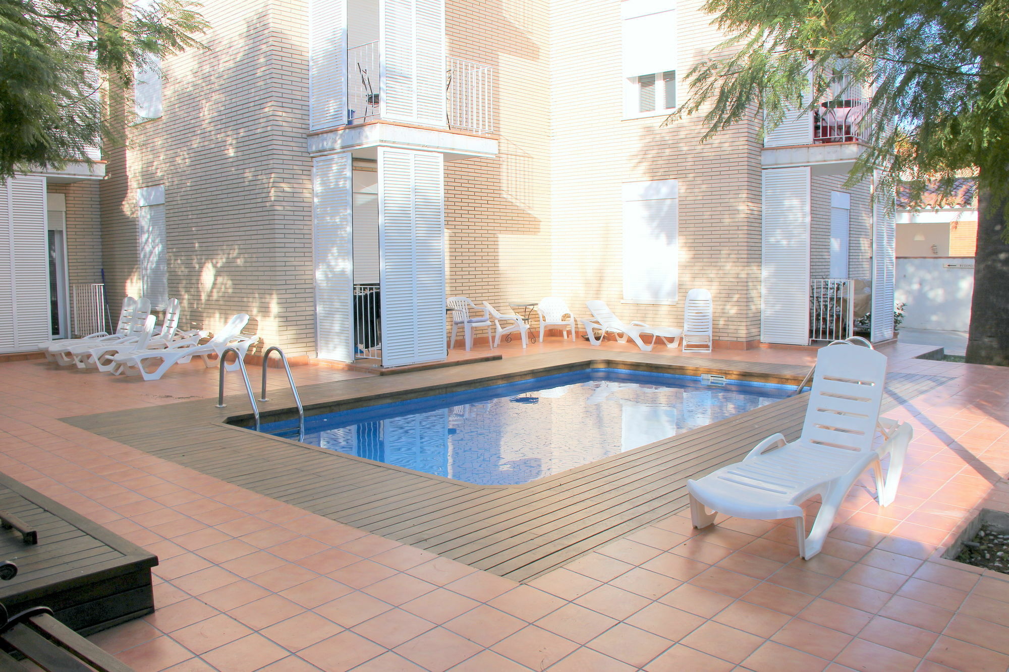 Apartamentos Caru Castelldefels Exterior photo