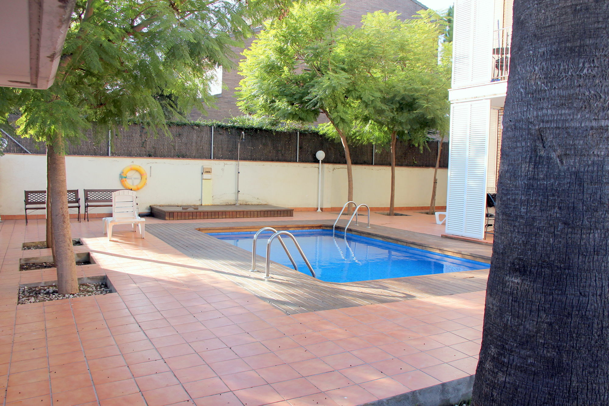 Apartamentos Caru Castelldefels Exterior photo