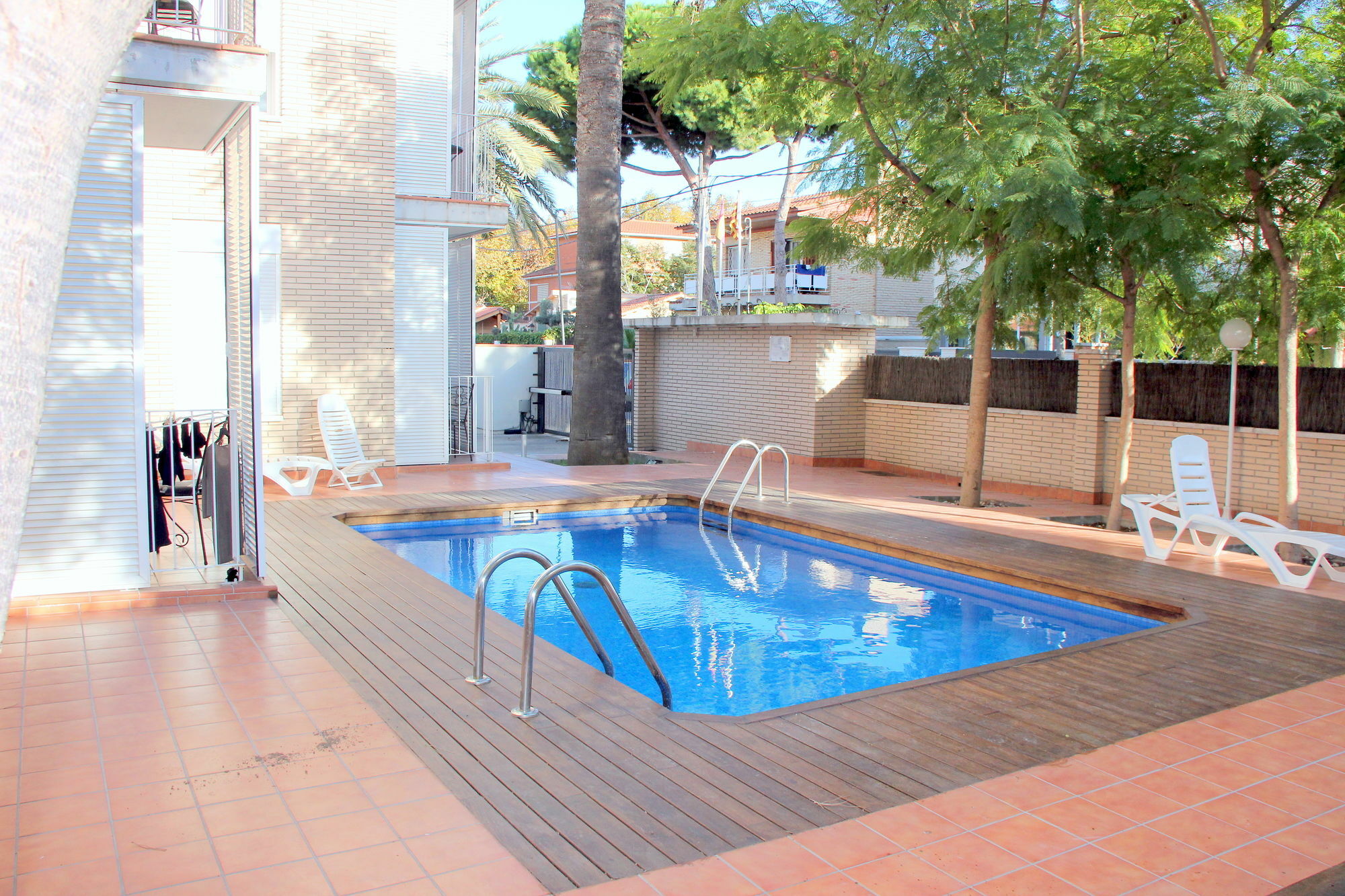 Apartamentos Caru Castelldefels Exterior photo